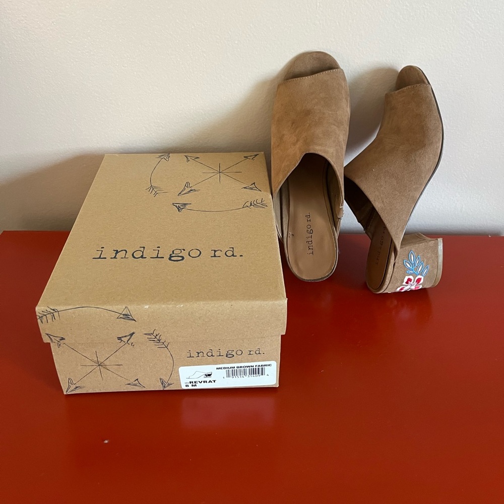 Indigo Rd brown heeled mules with perfect embroidery on heels. So cute & comfy🌸 - Picture 11 of 15